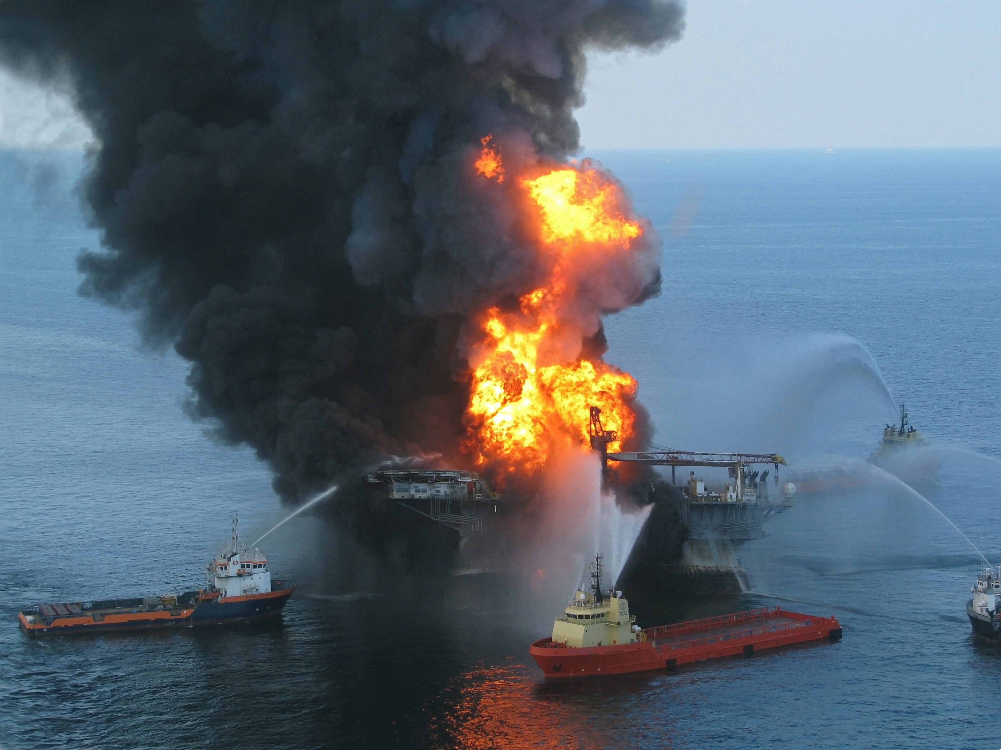 Deepwater_Horizon_offshore_drilling_unit_on_fire_2010.jpg?profile=RESIZE_710x