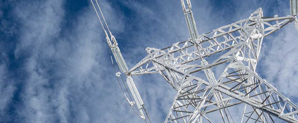 Electric pylon and snow